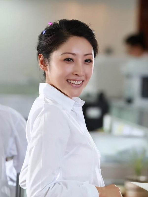 涵乔财富 44岁女星拍完公益片病逝，倾尽全力做善事，最后露面太惊艳